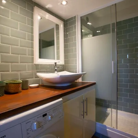 Le Ptit Olivier Piscine - アパート ガッサン